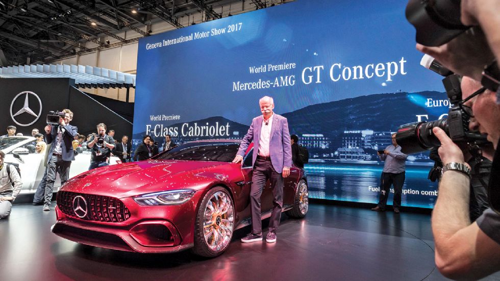 Σχεδόν τελικό στάδιο: ο κ. Τσέτσε
 παρουσιάζει στη Γενεύη το τρίτο μοντέλο της Mercedes-AMG. Στιλιστικά οι Γερμανοί είναι σαφές ότι έχουν πάρει ήδη τις αποφάσεις τους. 