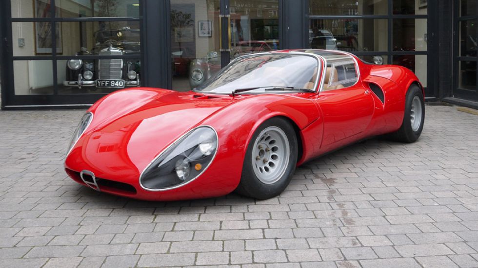 Η Alfa Romeo Tipo 33 Stradale του 1967 ήταν στα χρόνια της το πιο ακριβό αυτοκίνητο του κόσμου, αλλά και ένα από τα πρώτα supercars της ιστορίας. Σε λίγε μέρες μία από αυτές πωλείται…