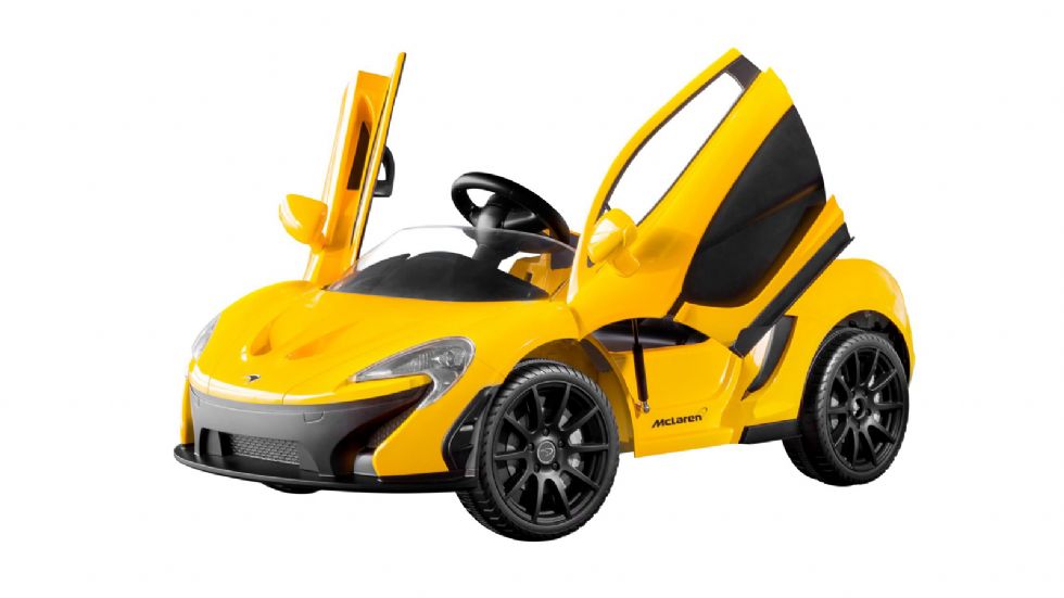 Οι πόρτες ανοίγουν όπως και στις κανονικές McLaren, ενώ διαθέτει τη χαρακτηριστική κίτρινη απόχρωση Volcano Yellow, διανθισμένη με μαύρες λεπτομέρειες. Ως και ηχοσύστημα διαθέτει που παίζει παιδικές μ