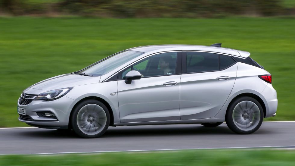 Η μικτή κατανάλωση που ανακοινώνει η Opel βρίσκεται στα 4,0-4,1 λτ./100 χλμ., ενώ οι εκπομπές CO2 είναι στα 106-109 γρ./χλμ. 