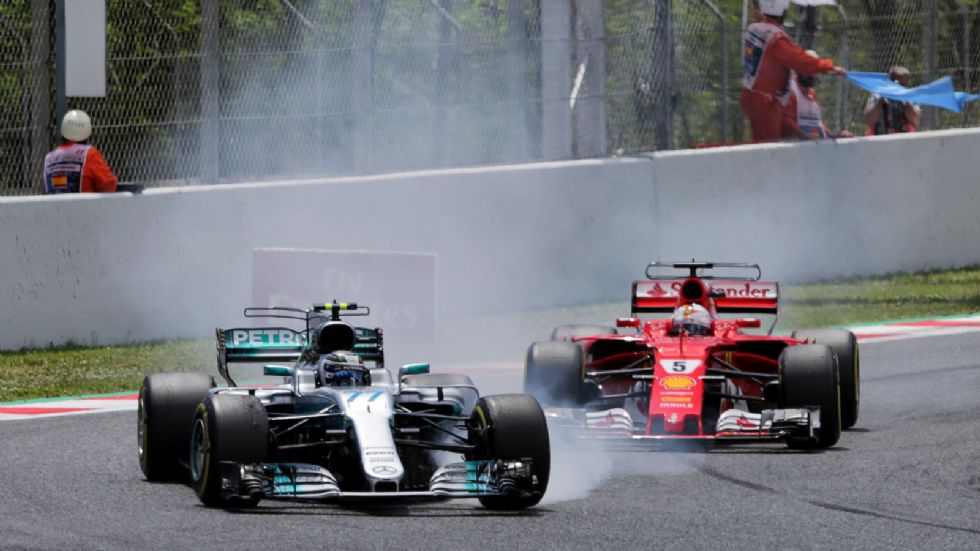 Στην 1η στροφή, η Mercedes του Valtteri Bottas είχε μια ελαφριά επαφή με τον πίσω δεξί τροχό της Ferrari του Kimi Raikkonen, ρίχνοντάς τον στην Red Bull του Max Verstappen και προκαλώντας την εγκατάλε