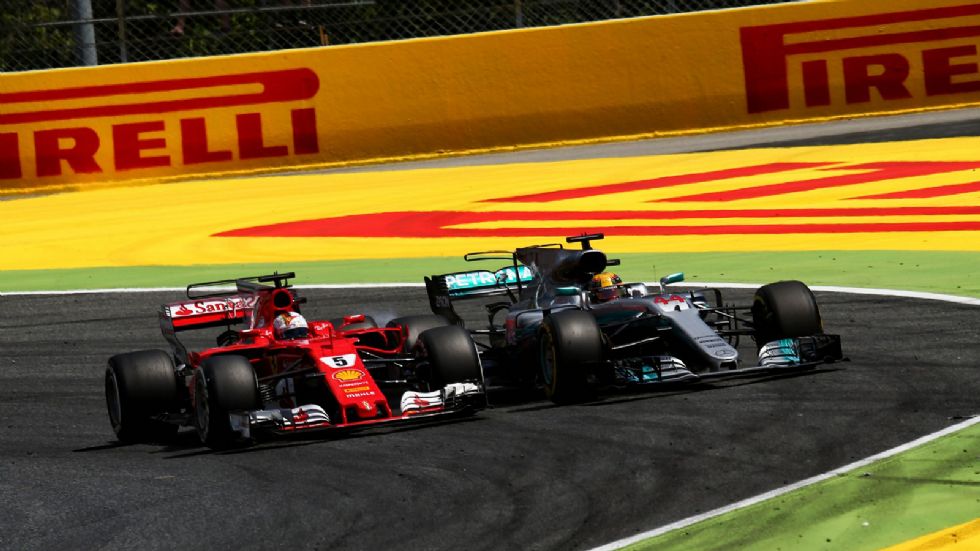 Η δράση ξεκίνησε από την αρχή, όταν ο Vettel όρμησε προς τον Hamilton περνώντας τον.