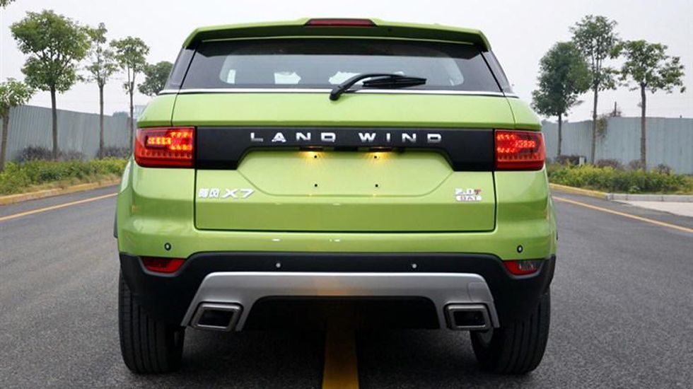 Βασικό κίνητρο για την απόκτησή του Landwind X7είναι η τιμή του, καθώς κοστίζει στην Κίνα 19.600 δολάρια, πολύ λιγότερα δηλαδή από τα 65.000 δολάρια που τιμάται το «κανονικό» Range Rover Evoque.