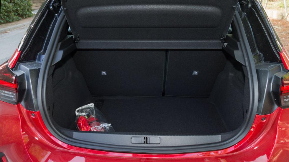 Στον μέσο όρο της κατηγορίας και ικανοποιητική για μία οικογένεια είναι η χωρητικότητα του πορτ-μπαγκάζ στο Opel Corsa (309 λτ.).