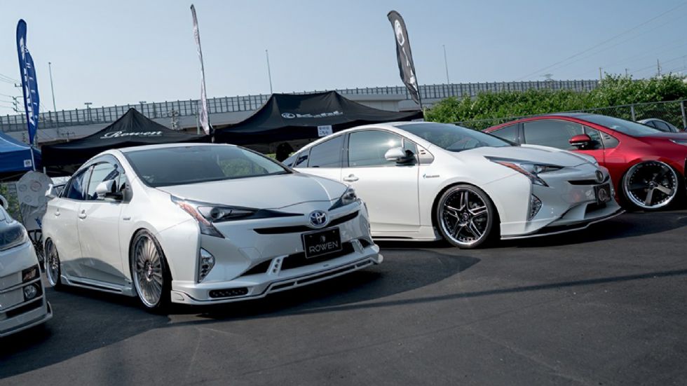 H Rowen και η Kuhl Racing είναι υπεύθυνη για την βελτίωση κάποιων εξ αυτών των Toyota Prius.