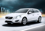 Το Volvo V60 Plug-in Hybrid χρησιμοποιεί ειδική λευκή απόχρωση που έχει δημιουργηθεί από την Dupont 