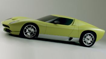  Lamborghini Miura;