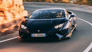 Plug-in     Lamborghini Huracan