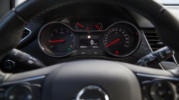 Opel Crossland Vs Seat Arona:    ;