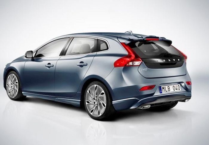 http://www.autotriti.gr/jpg/autotriti/390/NEWS/2013-Volvo-V40-1.jpg