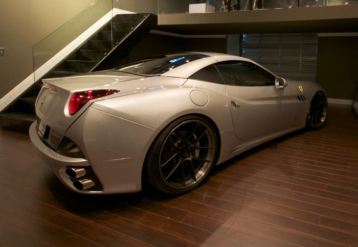 http://www.autotriti.gr/jpg/autotriti/390/NEWS/DMC-Ferrari-2.jpg