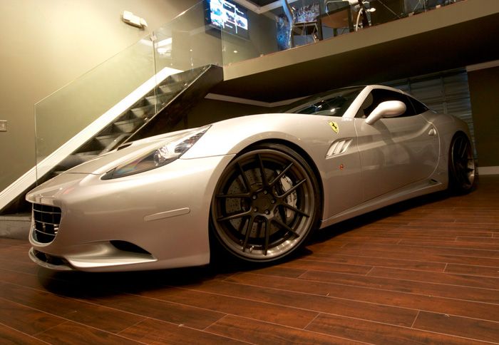 http://www.autotriti.gr/jpg/autotriti/390/NEWS/DMC-Ferrari.jpg