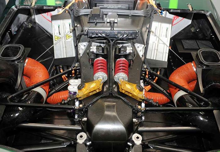 http://www.autotriti.gr/jpg/autotriti/390/NEWS/lola-drayson-b1269ev-3.jpg