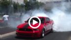 Turbo Mustang 1.000 ίππων Αν και μοιάζει «μαμά» και έχει κανονική άδεια κυκλοφορίας, η Ford Mustang είναι τόσο «πειραγμένη» που έχει ισχύ 1.000 ίππων και κάνει το 0-400 σε 8 δλ. Η τουρμπίνα της Mustang των 1.000 ίππων δουλεύει με πίεση 1,52 bar, βοηθώντας το αλογάκι του μοντέλου να κάνει (ελεγχόμενες) σούζες στα drag race.