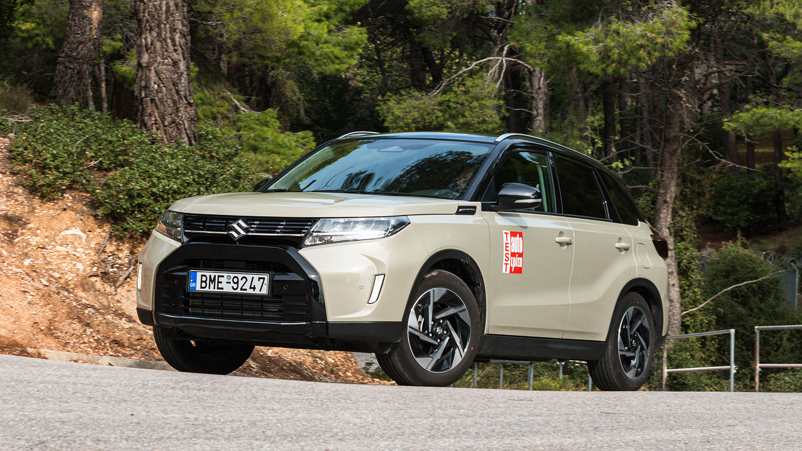 Suzuki Vitara AllGrip και Toyota Yaris Cross AWD-i