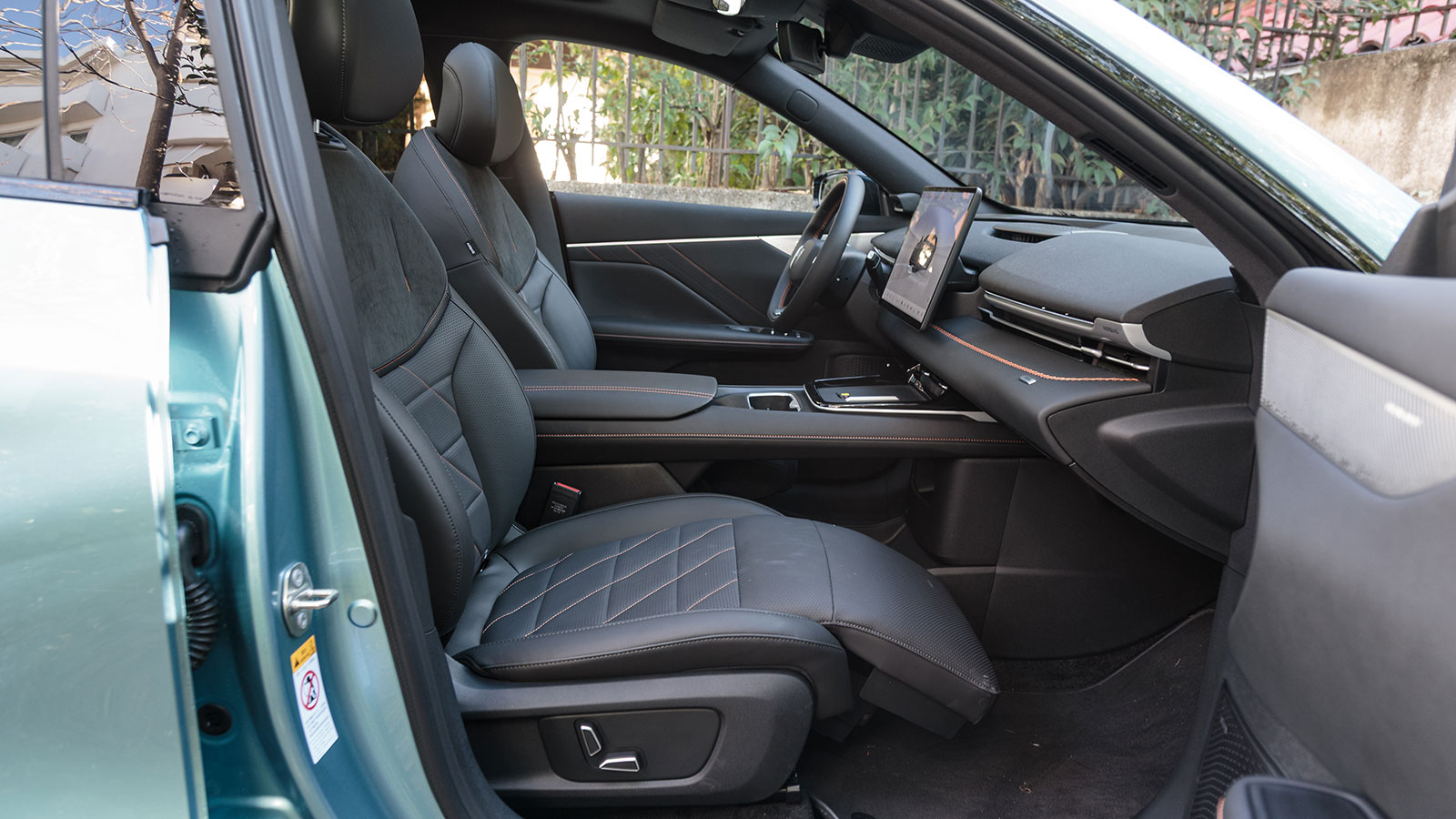 Changan Deepal S05 Queen’s Seat ηλεκτρικό υποπόδιο συνοδηγού