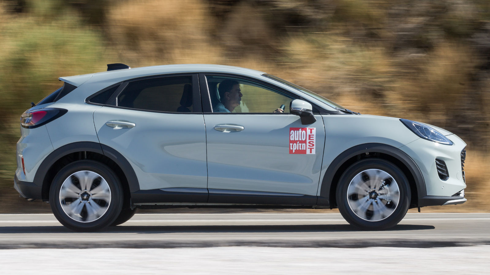 Εσωτερικό Ford Puma Titanium αυτόματος κλιματισμός και εξοπλισμός