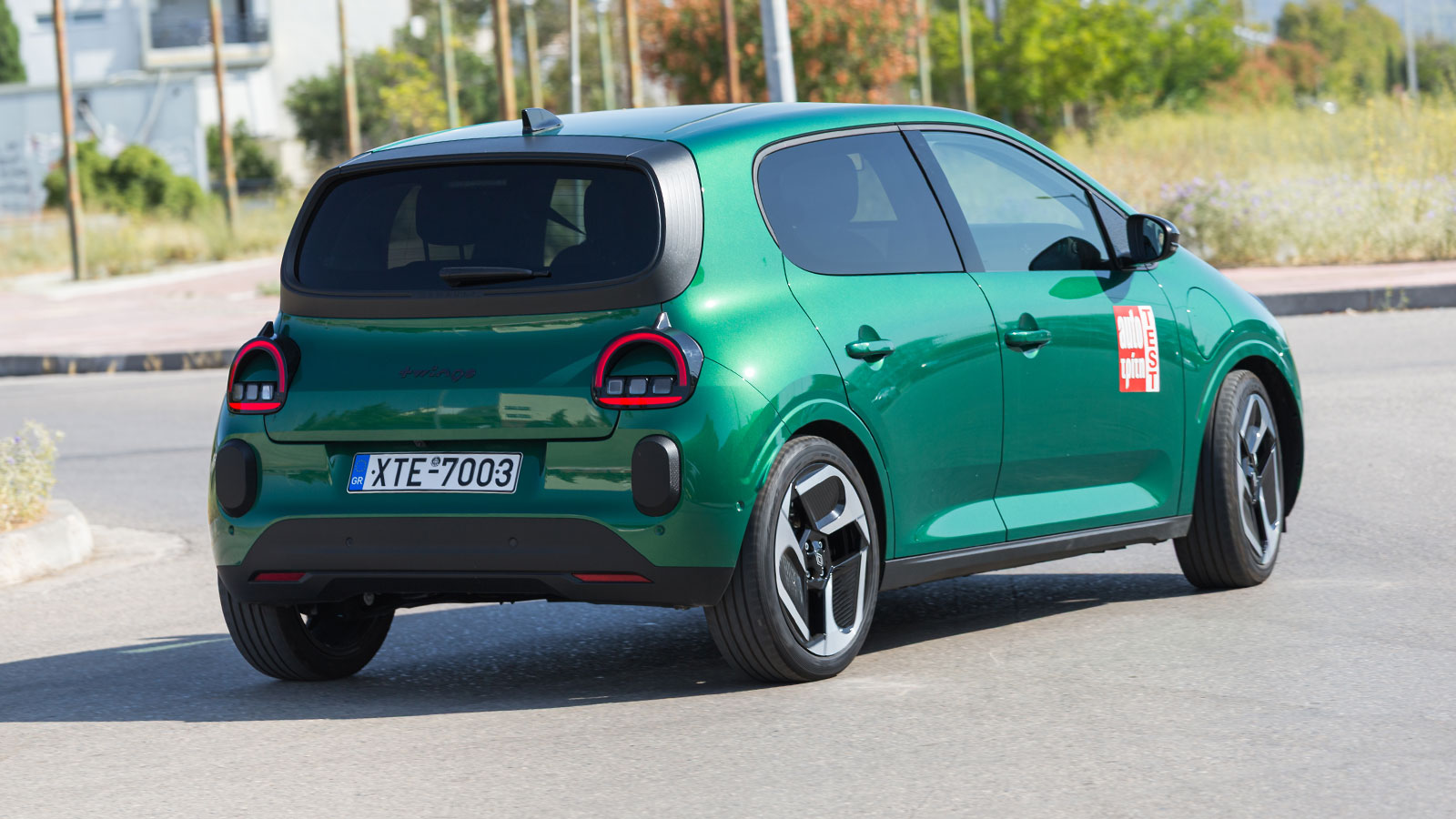 Geely E2 και Renault Twingo E-Tech σύγκριση κινητήρων, επιδόσεων και ανάρτησης