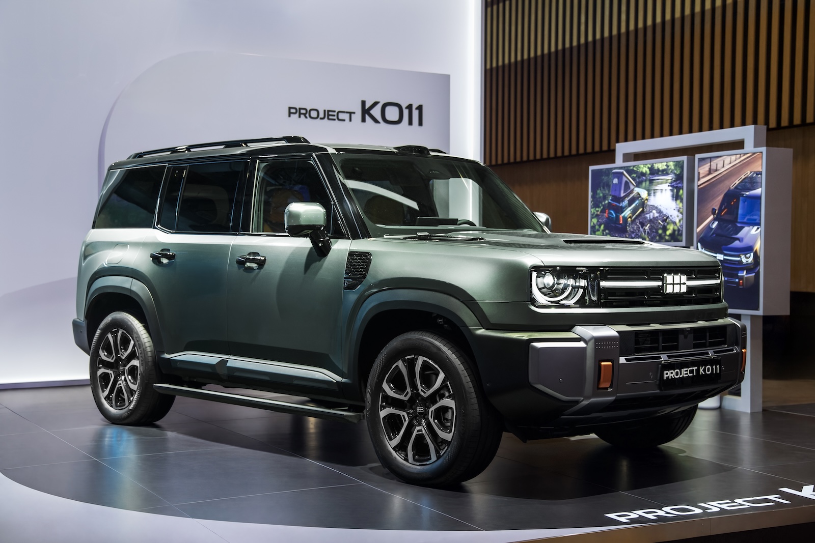 Το νέο plug-in υβριδικό SUV Geely Project KO11 στην αποκάλυψή του στο Σαλόνι Αυτοκινήτου του Παρισιού