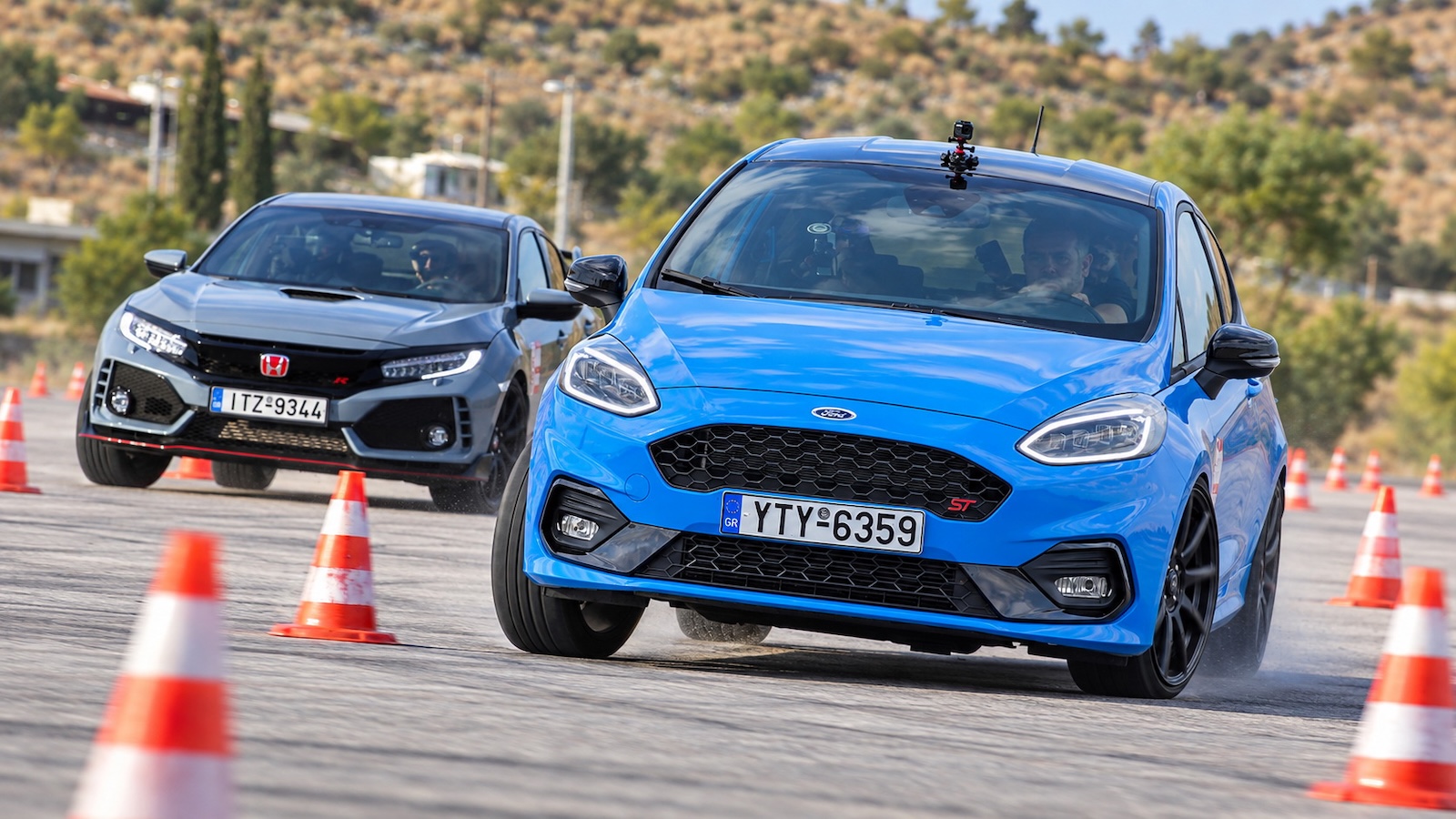 Honda Civic Type R και Ford Fiesta ST Edition με ρεκόρ 81 και 80 χλμ./ώρα στο Elk Test