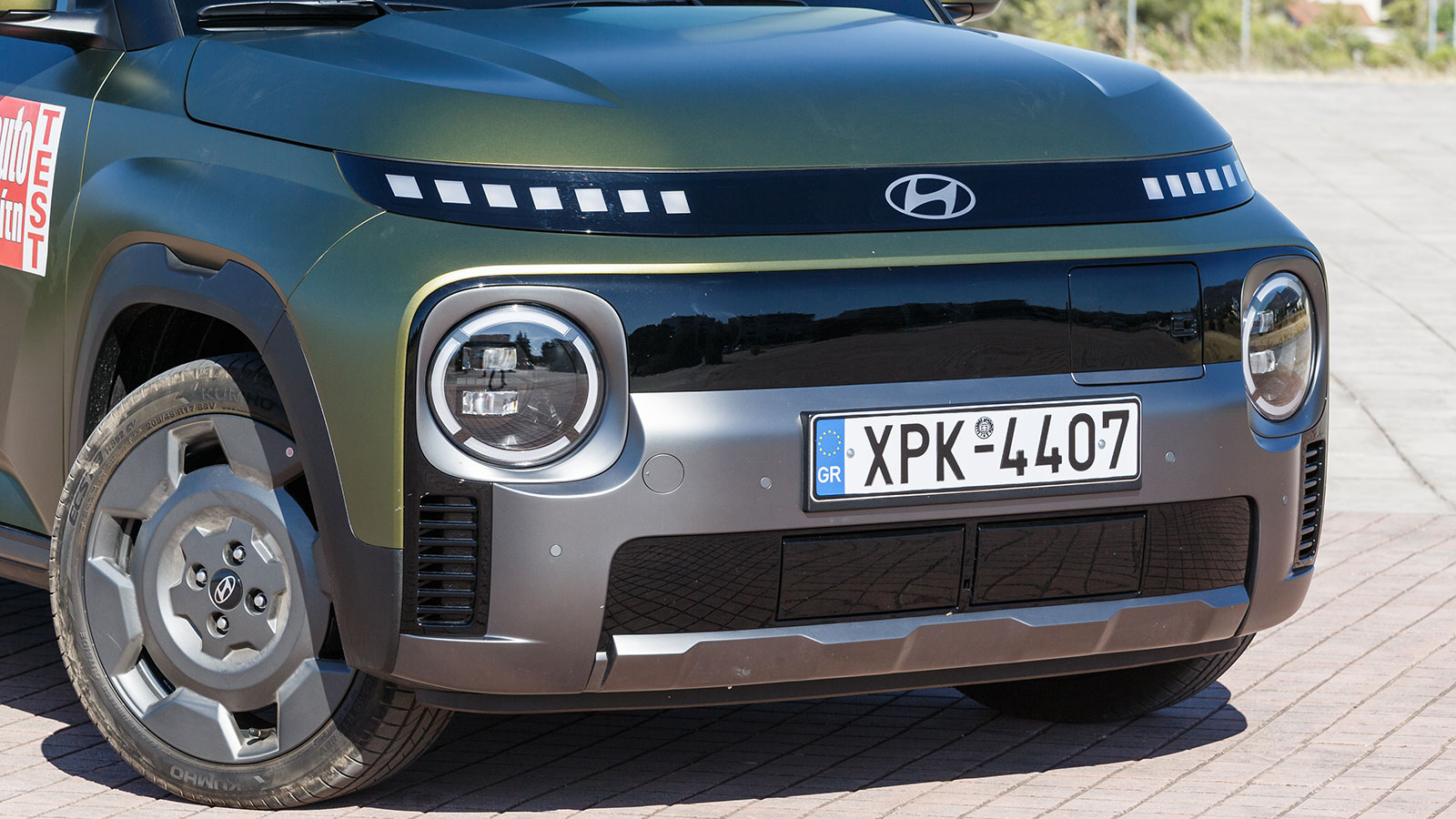 Hyundai Inster Cross με προστατευτικές επενδύσεις και ζάντες 17 ιντσών
