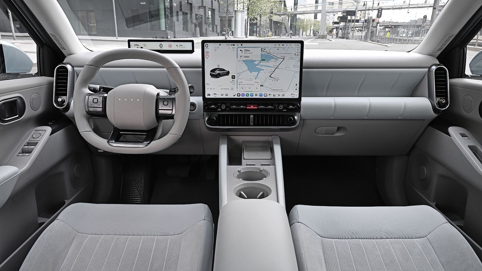 Σύγκριση εσωτερικού Hyundai Ioniq 3 και Hyundai Kona Electric