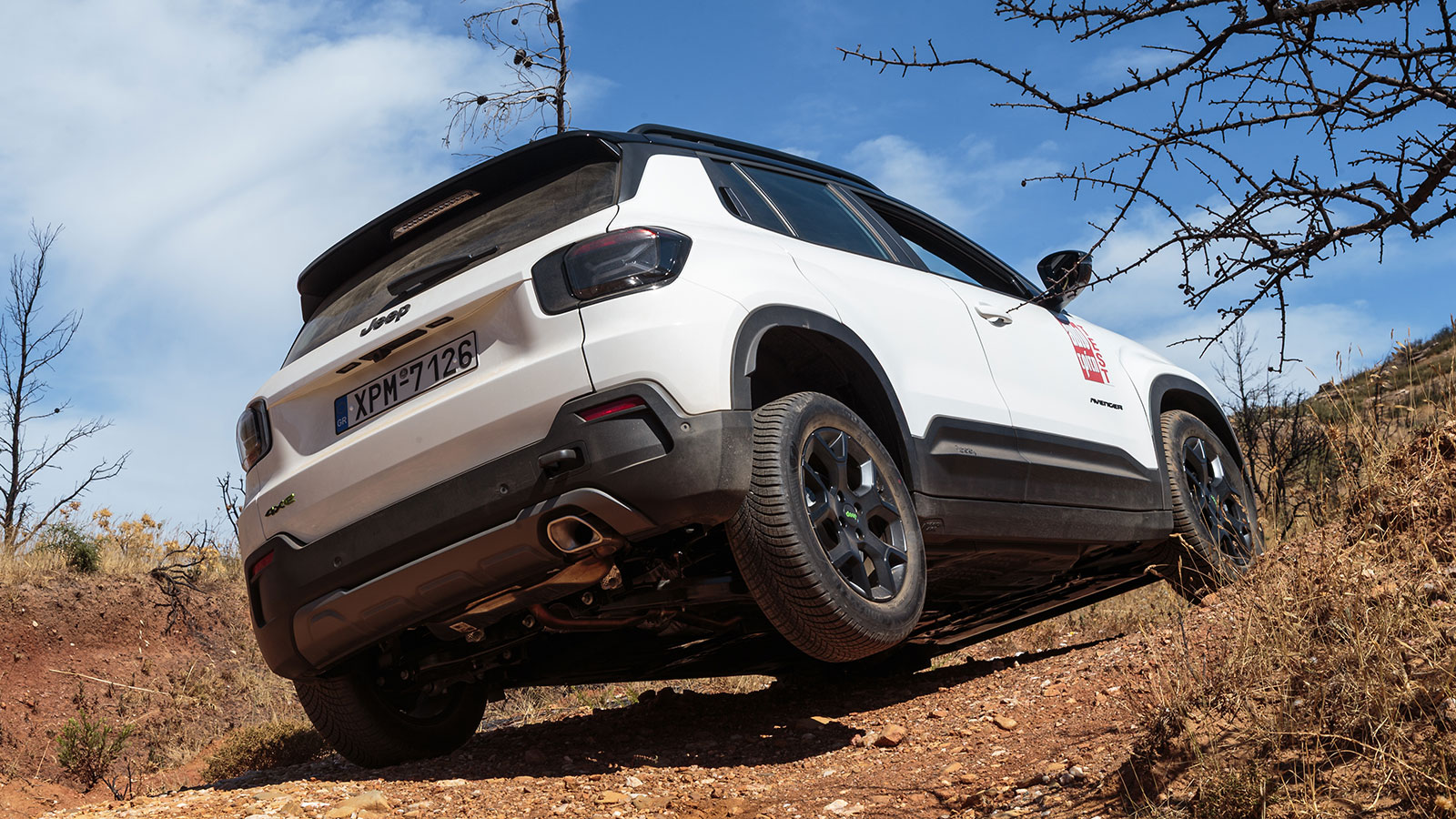 Jeep Avenger 4xe με τετρακίνηση, 145 ίππους και απόσταση από το έδαφος 21 εκ.