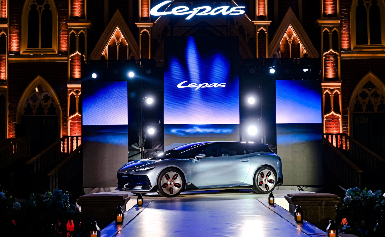 Το πρωτότυπο ηλεκτρικό shooting brake Lepas Aura στην παγκόσμια πρεμιέρα του στη Wuhu
