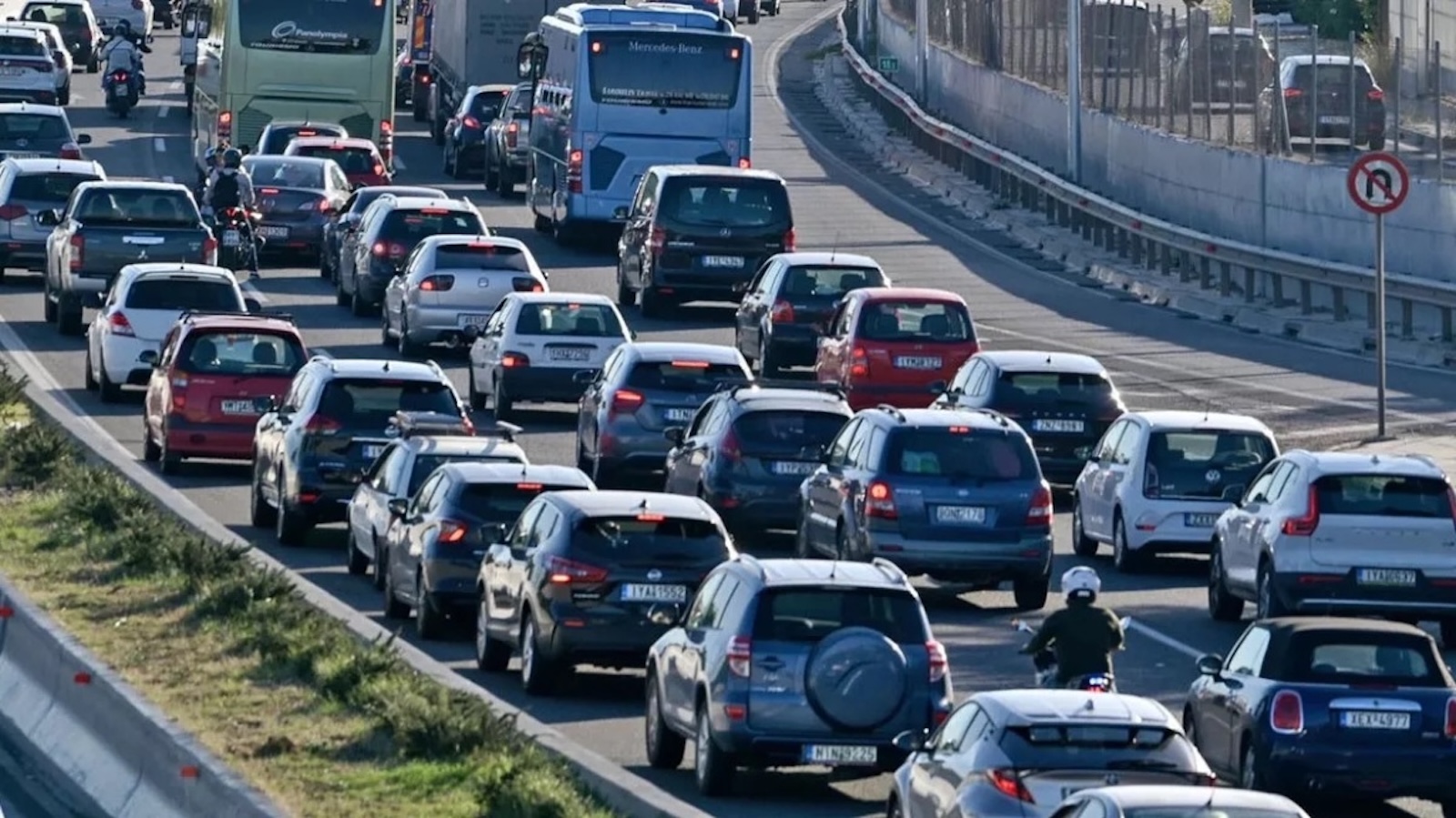 κίνηση στην έξοδο της 28ης