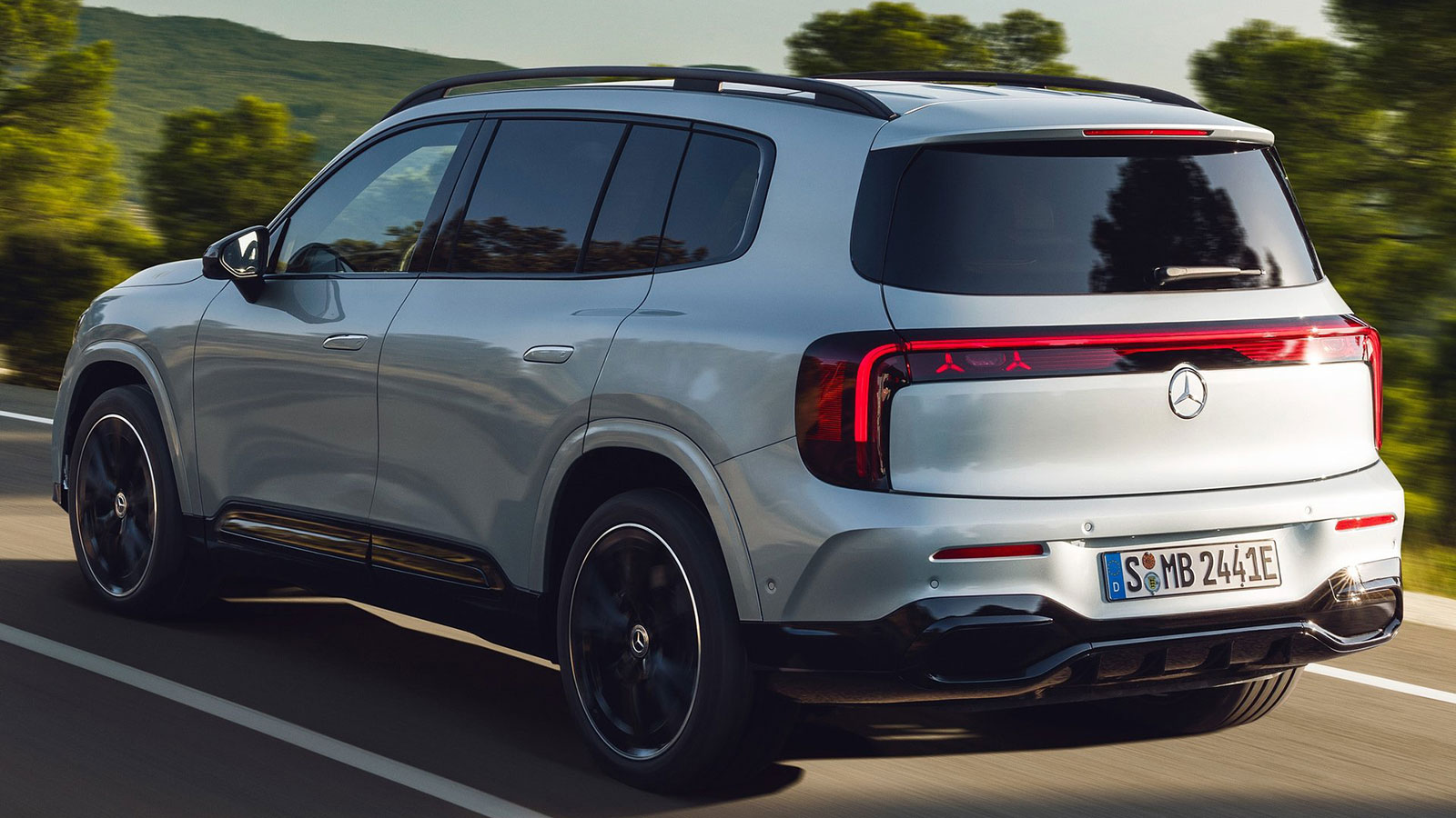 Mercedes GLB Electric φόρτιση 320 kW αυτονομία 631 χλμ
