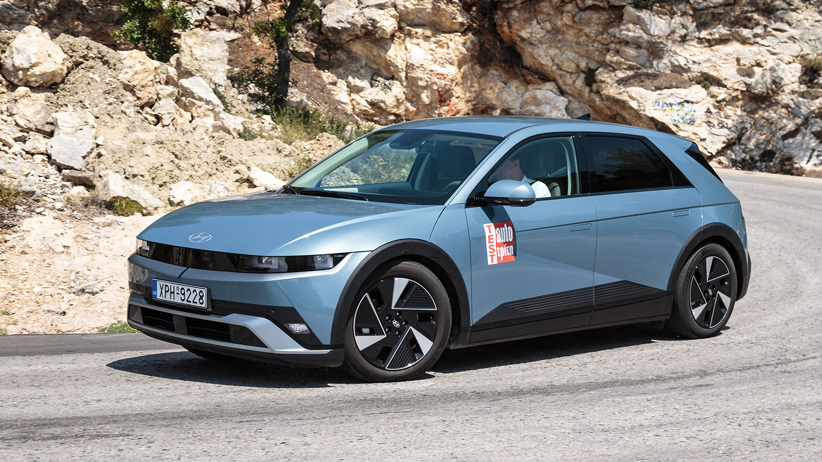 Hyundai Ioniq 5 με μπαταρία 84 kWh και αυτονομία 552 χλμ. στην πόλη και 421 χλμ. στο ταξίδι