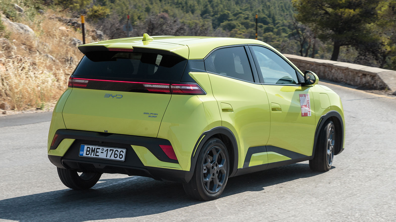 BYD Dolphin Surf στη βασική έκδοση με 89 ίππους και μπαταρία 30 kWh