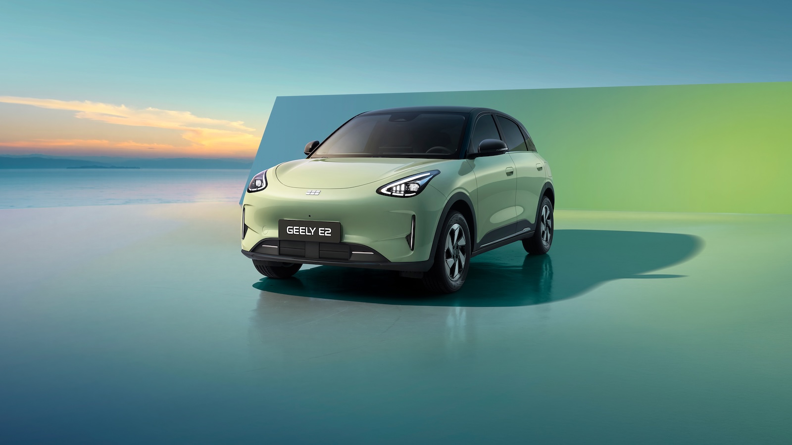 Το ηλεκτρικό Geely E2 σε ανοιχτό πράσινο χρώμα