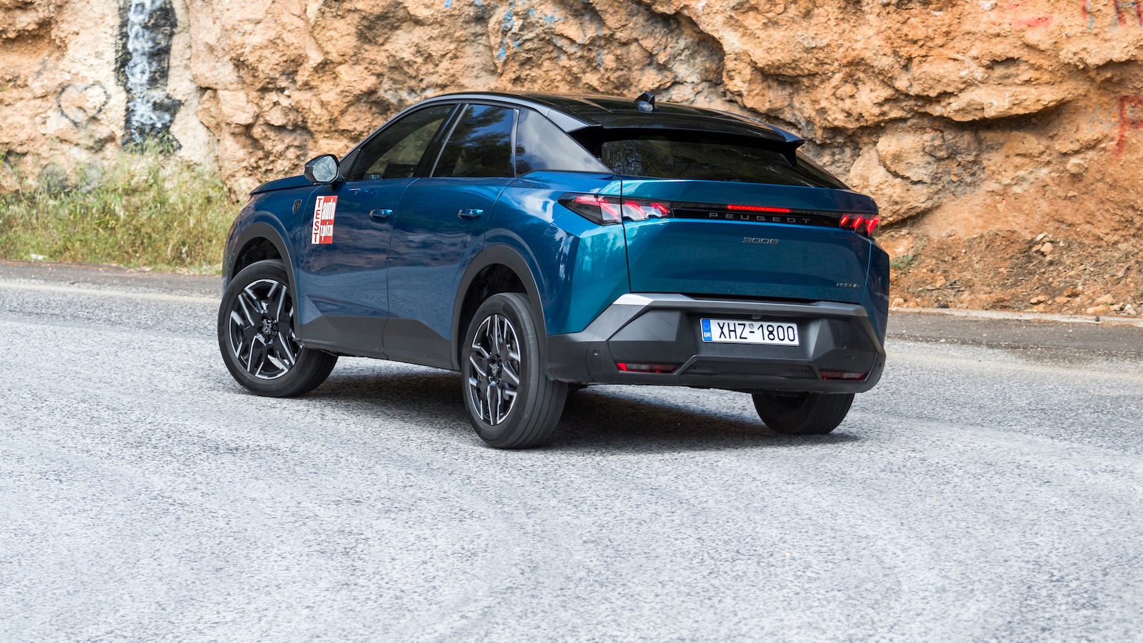 Peugeot 3008 με fastback σχεδίαση και εμφάνιση κουπέ SUV