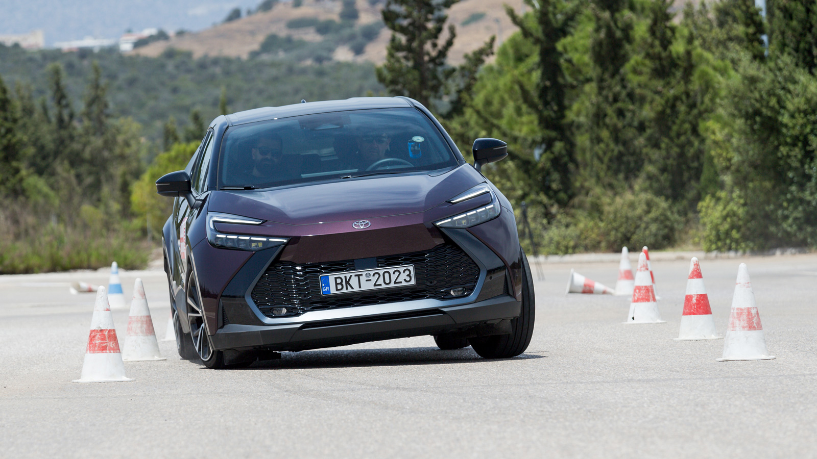 Toyota C-HR στο ELK Test με 77 χλμ./ώρα.