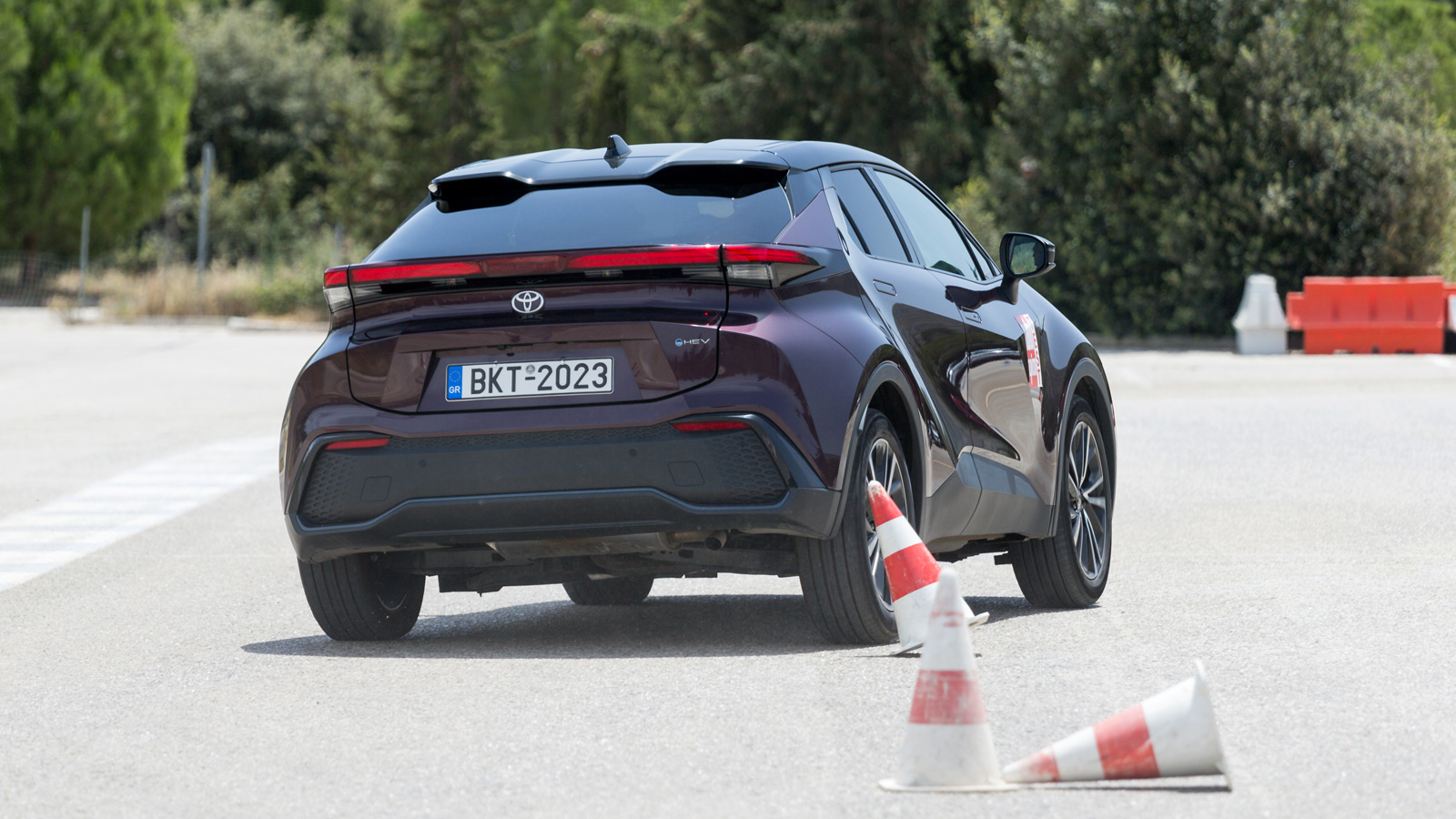 Σύγκριση επίδοσης Toyota C-HR και Nissan Qashqai στο ELK Test.