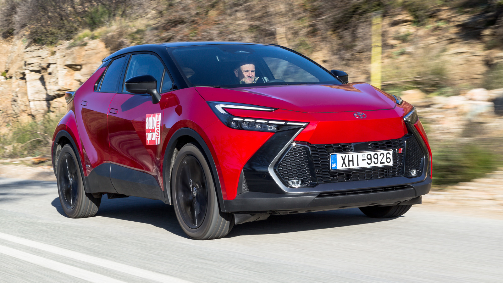 Μπαταρία και ηλεκτροκινητήρας full hybrid αυτοκινήτου