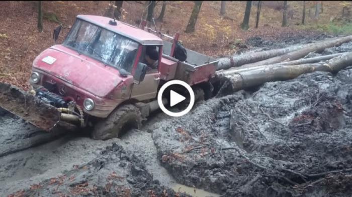 «Αρχαίο» Mercedes Unimog δεν κολλάει πουθενά!