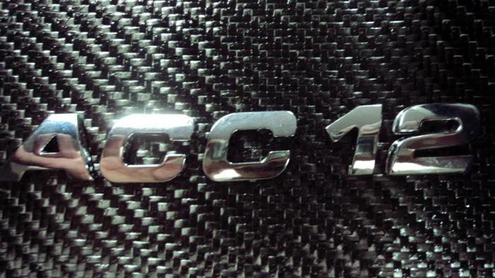 Από το 1979 η Acc12 δραστηριοποιείται στην εμπορία ανταλλακτικών, αξεσουάρ και προϊόντων περιποίησης αυτοκινήτων.