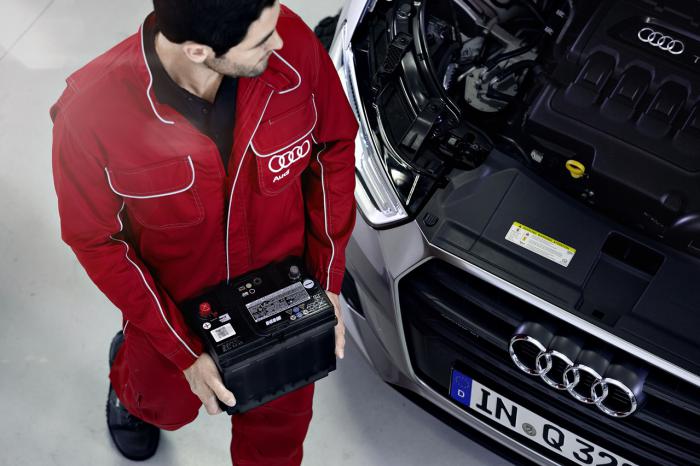 Οι μηχανικοί της Audi σας ενημερώνουν για τις εργασίες μέσω γραπτών μηνυμάτων άλλα και εικόνων/βίντεο.
