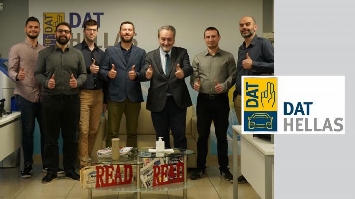 Σάββας Σιδηρόπουλος και η δυνατή ομάδα της DAT Hellas πανηγυρίζοντας μια ακόμα πρωτιά της εταιρείας στην κατηγορία Best Sales 2022 του DAT GROUP.