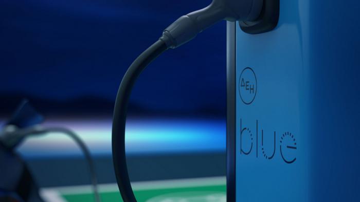 ΔΕΗ blue «Energy nights»: 20% έκπτωση για νυχτερινή φόρτιση  