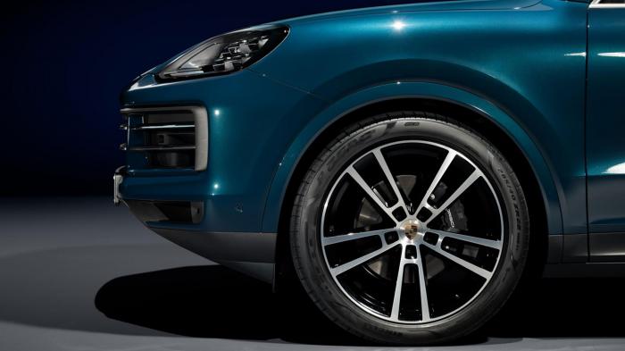 Το νέο Cayenne συνεχίζει να φορά ειδικά λάστιχα της Pirelli 