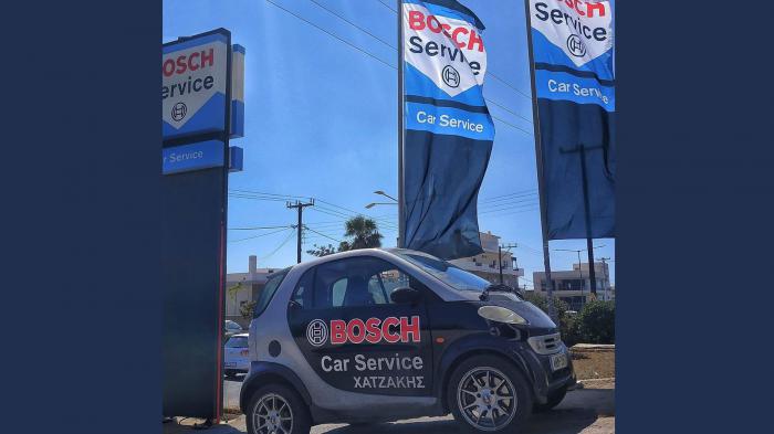 Στις εγκαταστάσεις της Bosch Car Service Χατζάκης θα βρείτε  ένα τέτοιο συνεργείο. Βρίσκεται στην Ιεράπετρα και για περισσότερα από 25 χρόνια προσφέρει υπηρεσίες επισκευής και serviceαυτοκινήτων.