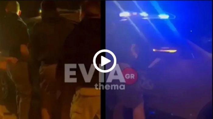 Βρήκαν άδειο περιπολικό και έπαιξαν με το φάρο και το μεγάφωνο Βρήκαν άδειο περιπολικό και έπαιξαν με το φάρο και το μεγάφωνο