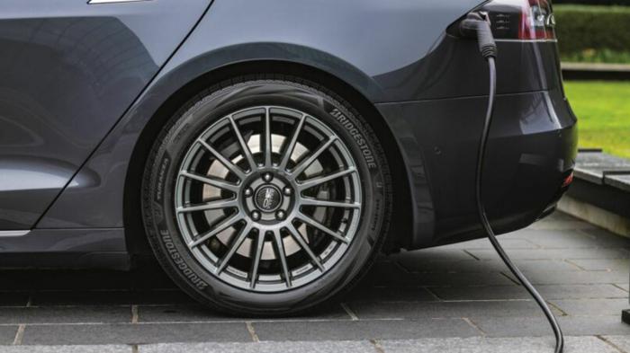 Ειδικά ελαστικά για Tesla και Mustang Mach-E έφτιαξε η Bridgestone Ειδικά ελαστικά για Tesla και Mustang Mach-E έφτιαξε η Bridgestone