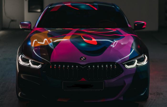 Το Car Wrapping δεν αφορά μόνο το ολικό βάψιμο του αυτοκινήτου, καθώς μπορείς να «ντύσεις» ακόμα και ένα μέρος του, όπως την οροφή, το καπό, τους καθρέπτες ή την μπροστινή μάσκα.