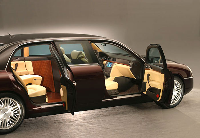 Αίγλη... Maybach και ιταλική φινέτσα