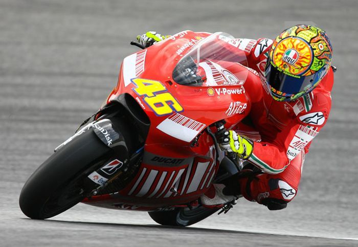 Η Ducati δουλεύει σκληρά και αυτό θα φανεί από τα αποτελέσματα των αγώνων του 2012.
