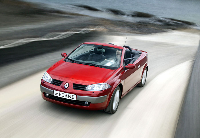 Renault: Προσλήψεις εντός του 2005